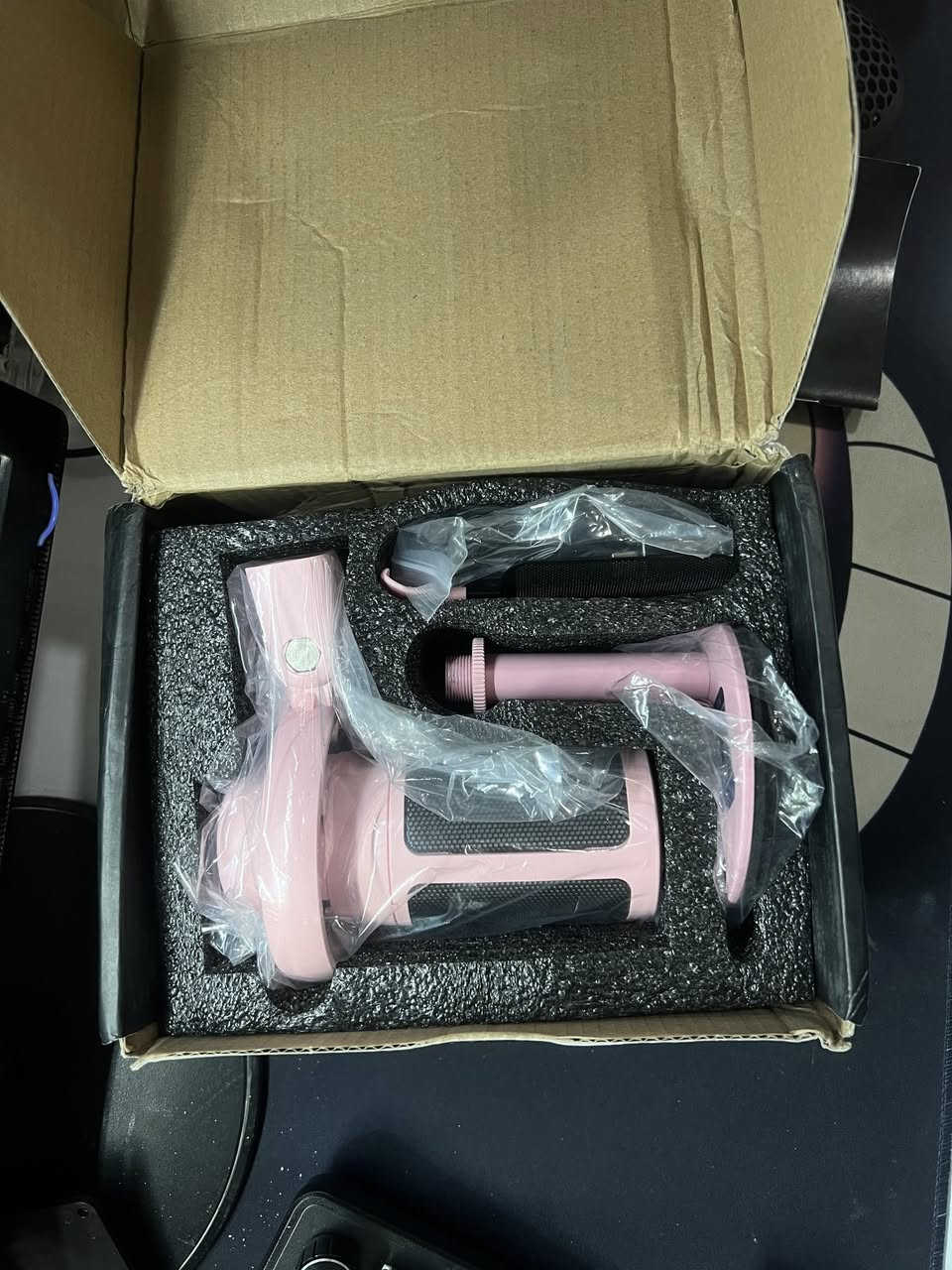 للبيع
مايك بهاذا الشكل جديد غير مستخذم نهائياً 
منفذ تايبس 
ينربط حاسبه وتلفون وبليستيشن
السعر 30 الف
توصيل متوفر 
علق حتى اراسلك الخاص مسدود


**إذا كنت صاحب هذا الإعلان وتريد حذفه لأي سبب، رجاءا أرسل رسالة إلى الدعم الفني**