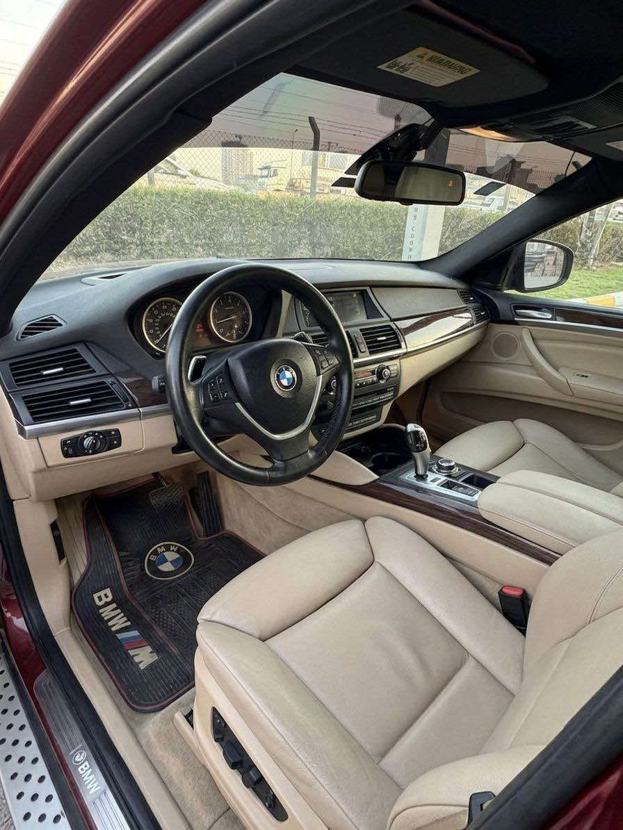 السلام عليكم اخوان 
Bmw /X6. 2011 
مكينه 6 سلندر 3.5 تون باور تيربو
كير اوتو 

المواصفات
بصمه 
سلايد 
شاشه كبيره
سيدس جنجر
ماوس تحكم
 5 كامرات 360 
رادارات 
هاند بريك بصمه
تحكمات ستيرن
شفتات ستيرن
اوتو هولد
كشنات جلد
كشنات كهرباء
كشنات خرن ميموري 
داخل لون عسلي + صاج
قطعتين تبريد
بردات بل ابواب
ويل كب قياس 19 
صندوك كهرباء 
لايتات زينون بلاد
بك لايت LED 
اخوان سياره بيه
 قطعتين صبغ + تكحيل كارت هلال جاملغ خلفي 
رقم بغداد تحويل مباشر 
مكان السياره بغداد 
للاستفسار(.***********) بغداد, العراق
