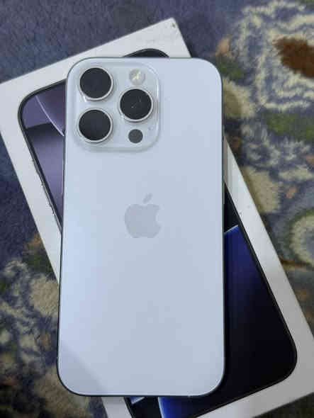 متاح ايفون 16بروو ذاكره 256 بطارية 90جهازنظيف جدا السعر مليون و200 العنوان بصره ابو الخصيب حمدان ***********
