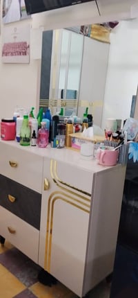 غرفه سبع قطع  سعرها 650 وبيها مجال  العنوان بغداد القاهره  07824278939