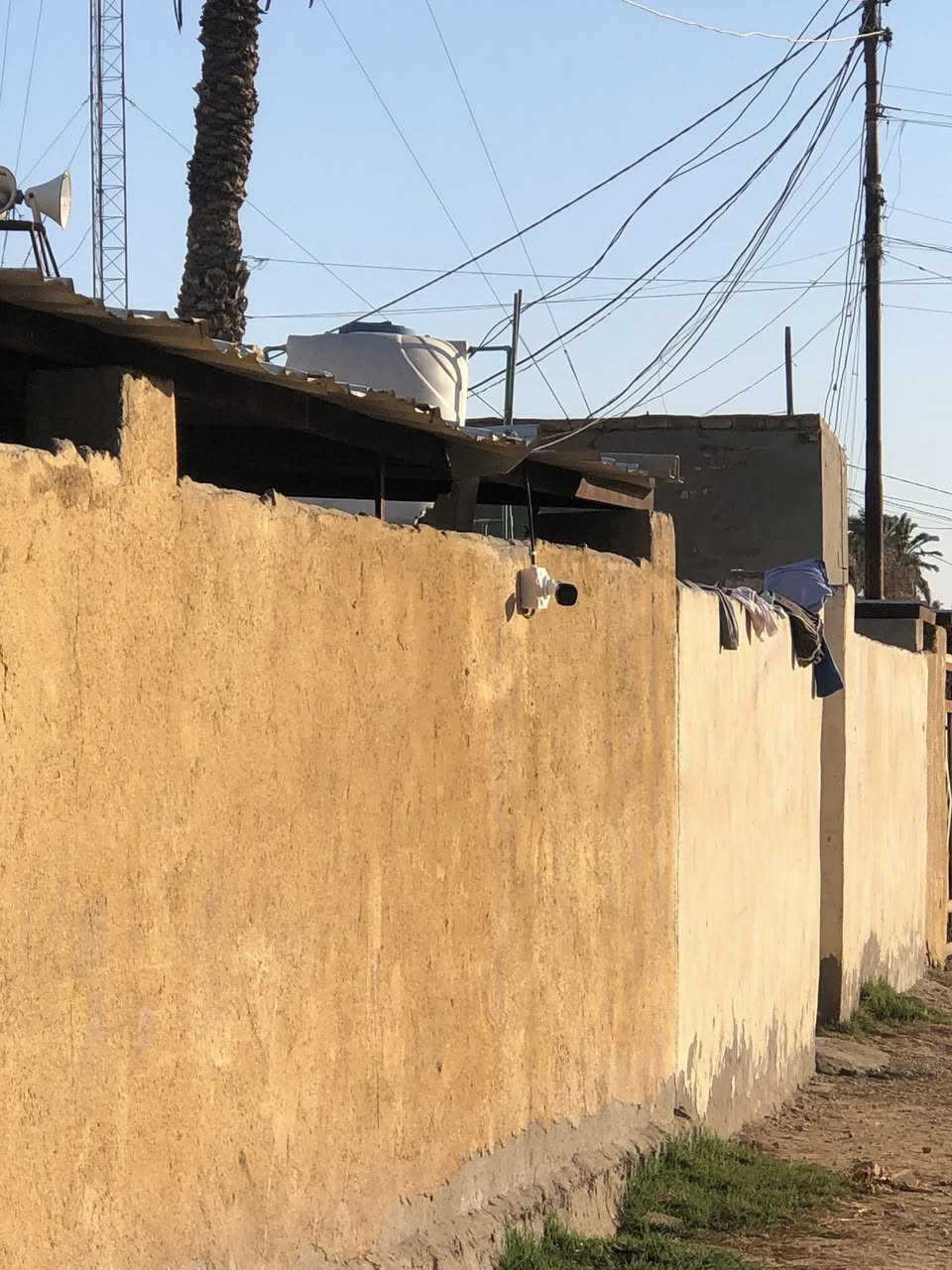 جانب من اعمالنا في الرفاعي قرية سيد شويع 
المهني موسى الكامرات***********
فني مختص في جميع انواع الكاميرات تنصيب وصيانة جميع اعطال الكاميرات المراقبة الانالوك والـ ip
حافظ على املاكك  مع امان متطور ✅
ذي قار _الناصرية _قضاء الرفاعي 
العمل في جميع انحاء ذي قار

 #دهوا #نضام #امان #دهوا #
