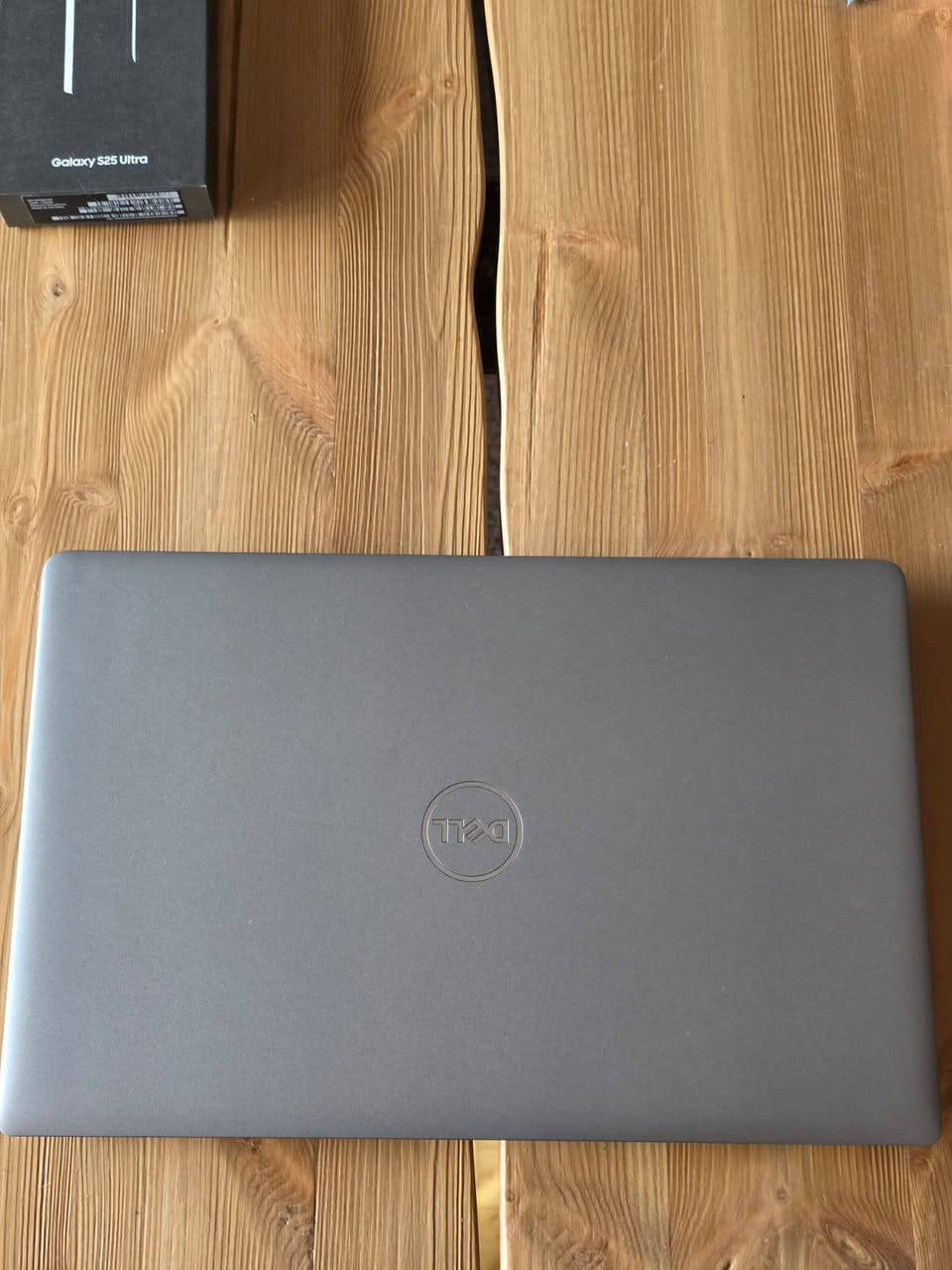 🔥🔥 **وصل الوحش الاحترافي | Dell Precision 5490 Mobile Workstation** 🔥🔥
💎 **إذا شغلك يحتاج قوة حقيقية... فهذا الجهاز صُنع للمحترفين.**

استمتع بأداء استثنائي مع أحدث تقنيات Intel وكرت الشاشة الاحترافي NVIDIA RTX Ada، المصمم لإنجاز أصعب المهام بسرعة وثبات. سواء كنت مهندس، مصمم، مبرمج، صانع محتوى أو تعمل في الذكاء الاصطناعي، فهذا الجهاز سيمنحك تجربة عمل احترافية بدون أي تنازلات.

━━━━━━━━━━━━━━━━━━

💻 **المواصفات:**

⚡ **Intel® Core™ Ultra 7 165H**

🎮 **NVIDIA RTX 2000 Ada 8GB GDDR6**

🚀 **64GB DDR5 RAM**

💾 **1TB NVMe PCIe Gen4 SSD**

🖥️ **شاشة 16 إنش عالية الدقة**

🛡️ **ضمان رسمي من Dell لغاية سنة 2029**

━━━━━━━━━━━━━━━━━━

⭐ **لماذا تختار Dell Precision؟**

✅ محطة عمل احترافية (Mobile Workstation)

✅ أداء خارق في التصميم الهندسي والمعماري

✅ مثالي لبرامج AutoCAD – Revit – SolidWorks – 3ds Max – Blender

✅ مونتاج وإخراج فيديو احترافي على Premiere Pro وAfter Effects وDaVinci Resolve

✅ مناسب للذكاء الاصطناعي، البرمجة، تحليل البيانات وتشغيل الـ Virtual Machines

✅ قدرة ممتازة على تعدد المهام بفضل **64GB RAM**

✅ تخزين NVMe Gen4 فائق السرعة لتشغيل البرامج ونقل الملفات خلال ثوانٍ

✅ جودة تصنيع Dell Precision المعروفة بالاعتمادية والمتانة

✅ تصميم أنيق وخفيف مناسب للعمل داخل وخارج المكتب

🔥 **إذا تبحث عن جهاز يخدمك لسنوات ويقدم أداءً احترافياً في كل المجالات، فهذا هو الاختيار المناسب.**

📍 **الموقع:** بغداد

السعر مليون و500 

ملاحظة مهمة جدا الجهاز  للي يعرف قيمتة وشنو يكدر يسوي بهذا جهاز 

محطة ذكاء اصطناعي كاملة بدون انترنت  موجودة فيه 

📞 **للاستفسار:** ***********

**سارع بالحجز قبل نفاد الكمية. الأجهزة الاحترافية بهذه المواصفات والضمان الطويل نادراً ما تتوفر في السوق.**

