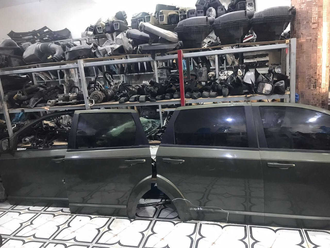 بيبان جورني لون مميز زيتوني
كاملات عده البطانه 
***********
المكان ناصريه
