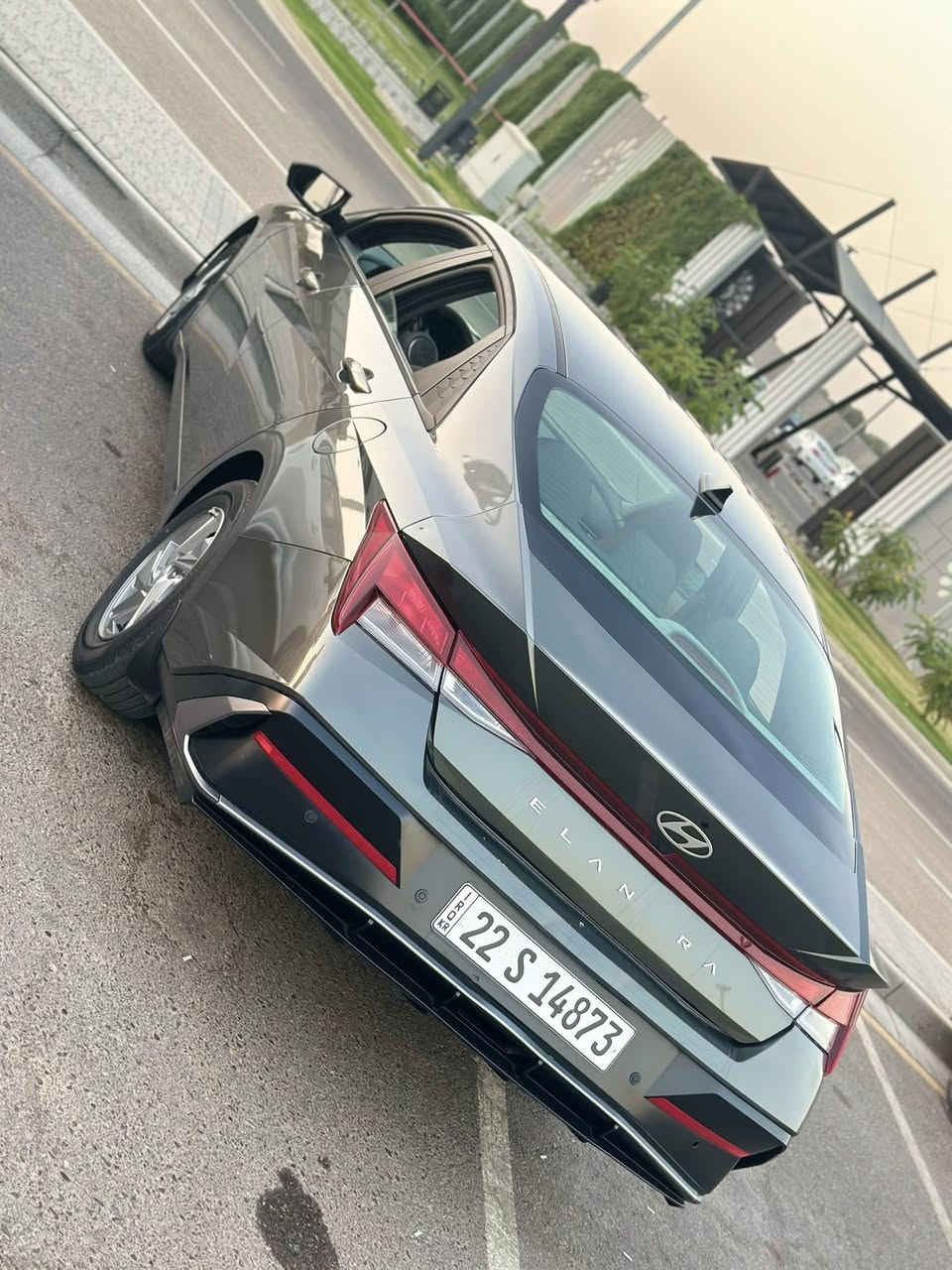 السلام عليكم

هونداي النترا للبيع موديل 24 رقم اربيل الجديد 

حادث قبق جنطه ونفسه السياره ليبل واحد

المواصفات 

شاشه الكتروني 

لد نهاري + لايت زنون 

فول تحكم استيرن

ثلاث انظمه قياده

 السياره زيرو مشي امريكا 

رادار امامي 

ويل كب توقف ذاتي عنده الاقتراب 

محرك 2000 دوش بانزين فقط

وباقي المواصفات المعروفه 

مكان السياره بغداد السعر 165 وبيه مجال 

الهاتف ***********
