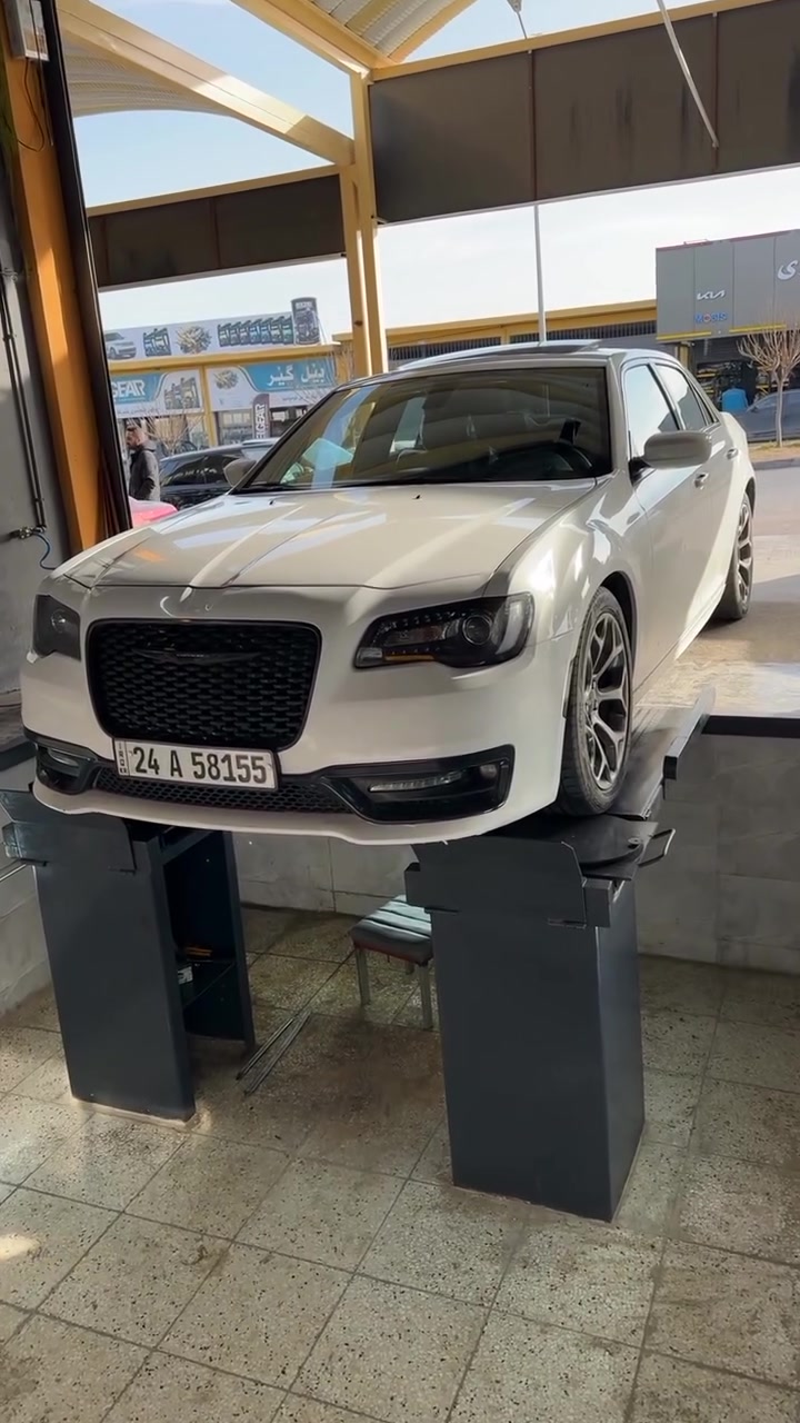 للبيع كرايسلر 300s كلين مكانين بارد فول مواصفات موديل 2017 محرك 6v ماشية ١٢٨ مايل مكان سيارة دهوك ***********
