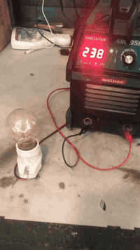 للبيع ماكنة لحام الكترونية ٩٥٠ امبير شغالة وعلى الفحص  بغداد السعر ٤٥ ...