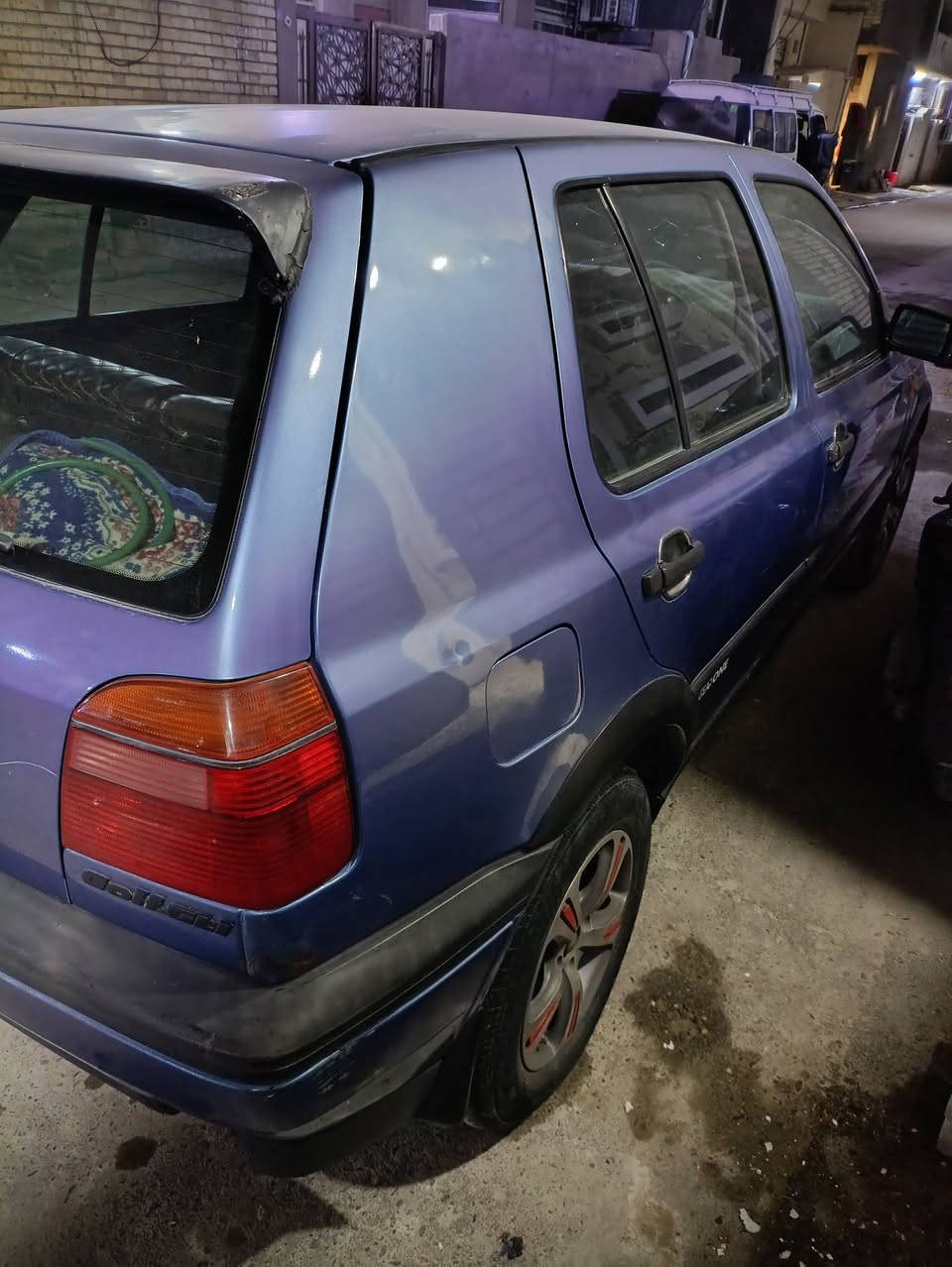 سلام عليكم كولف للبيع موديل 92 محرك 2000 كير اتو تبريد ثلج مكينة كير تمام تحويل  مباشر السعر 49$ بيه مجال بسيط حك الجية السيارة جاهزة ***********
