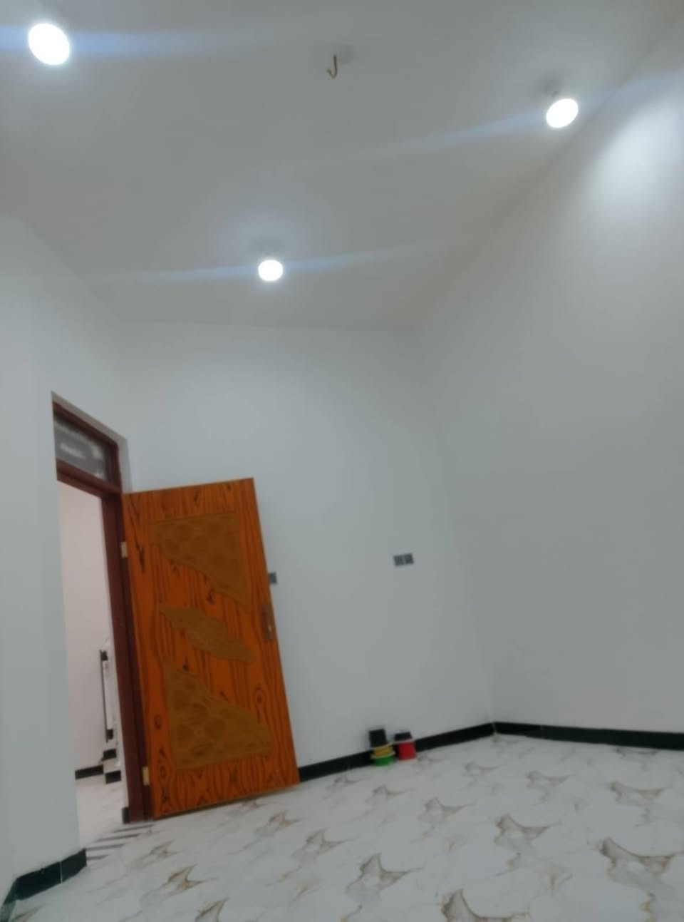 بيت للبيع ١٠٠م خلفي بناء حديث كونكريت  طابوك جاهز للسكن الفداء مقاطعه ٢٢ خدمات كامله السعر ٨٢  للاستفسار الاتصال 
***********
