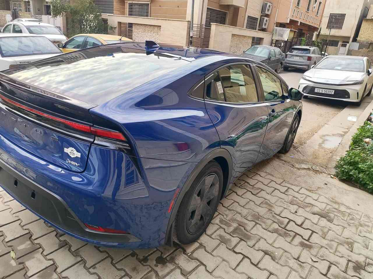 سلام عليكم للبيع تويوتا بيريوس موديل ٢٤ ماشيه ٣ الف ميل يعني زيرو
اللون ازرق  السيارة وارد امريكي بيها بنيد مبدل ومصبوغ   وجاملغ تعديل بارد مع حاف باب السائق بارد 
محرك ٢٠٠٠ هايبرد  السيارة معروفة واضحه بالصور مكان السيارة بغداد زيونه السعر ١٥٠ ورقه وبيها مجال بسيط ترقيم السيارة ٢٠٠ الف  الاتصال على الرقم *********** 
*********** واتساب
