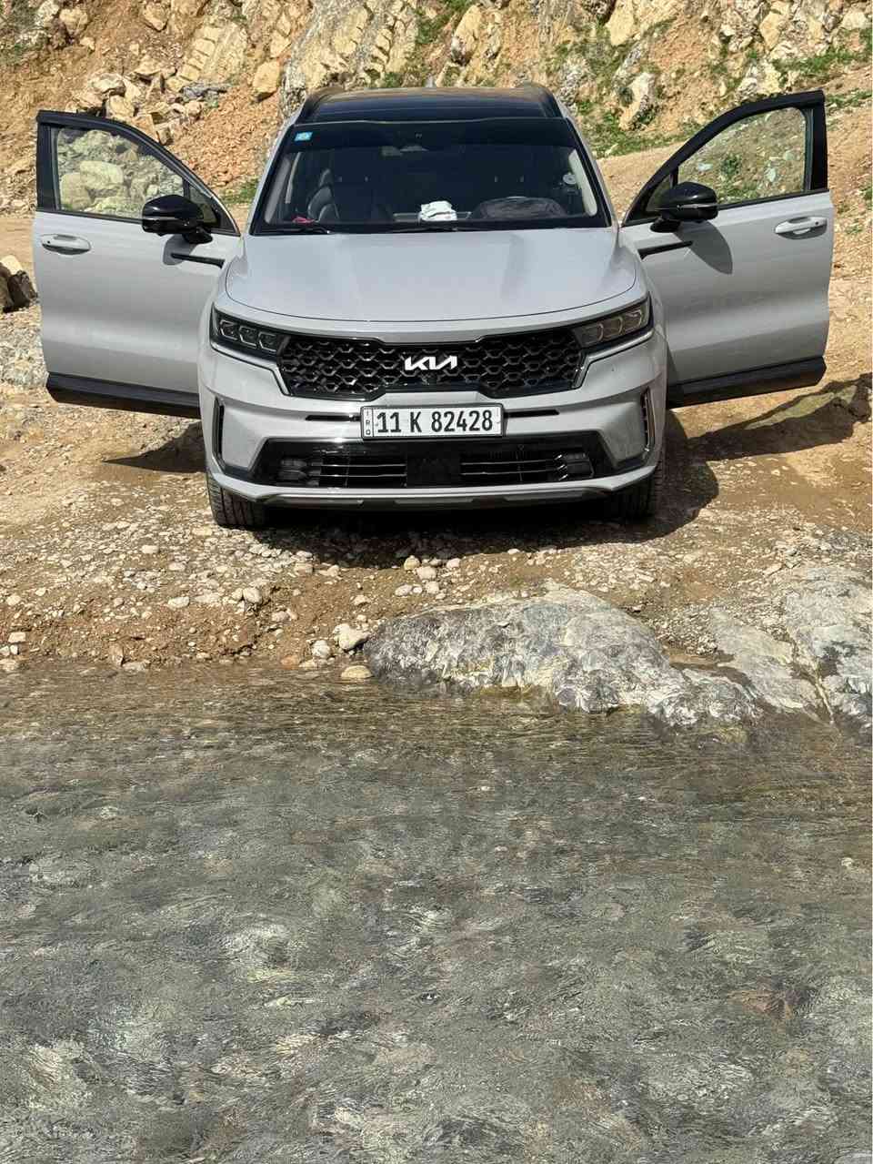 سورنتو2023
فول مواصفات 4Xاعلئ فئه بلوارد امريكي 
لون اسمنتي حادث فقط قبق جنطه مبدل ومصبوغ 
سياره مكفوله كفاله عامه بجم كبس 
رادارات امامي خلفي مانع اصطدام كشنات جلد فيداي بي 
تدفئه تبريد كشنات سياره جديده بمعنه الكلمه سياره بسمي رقم بغداد مكينه 2500تيربو 
مكاني بغداد رقم *********** بغداد, العراق
