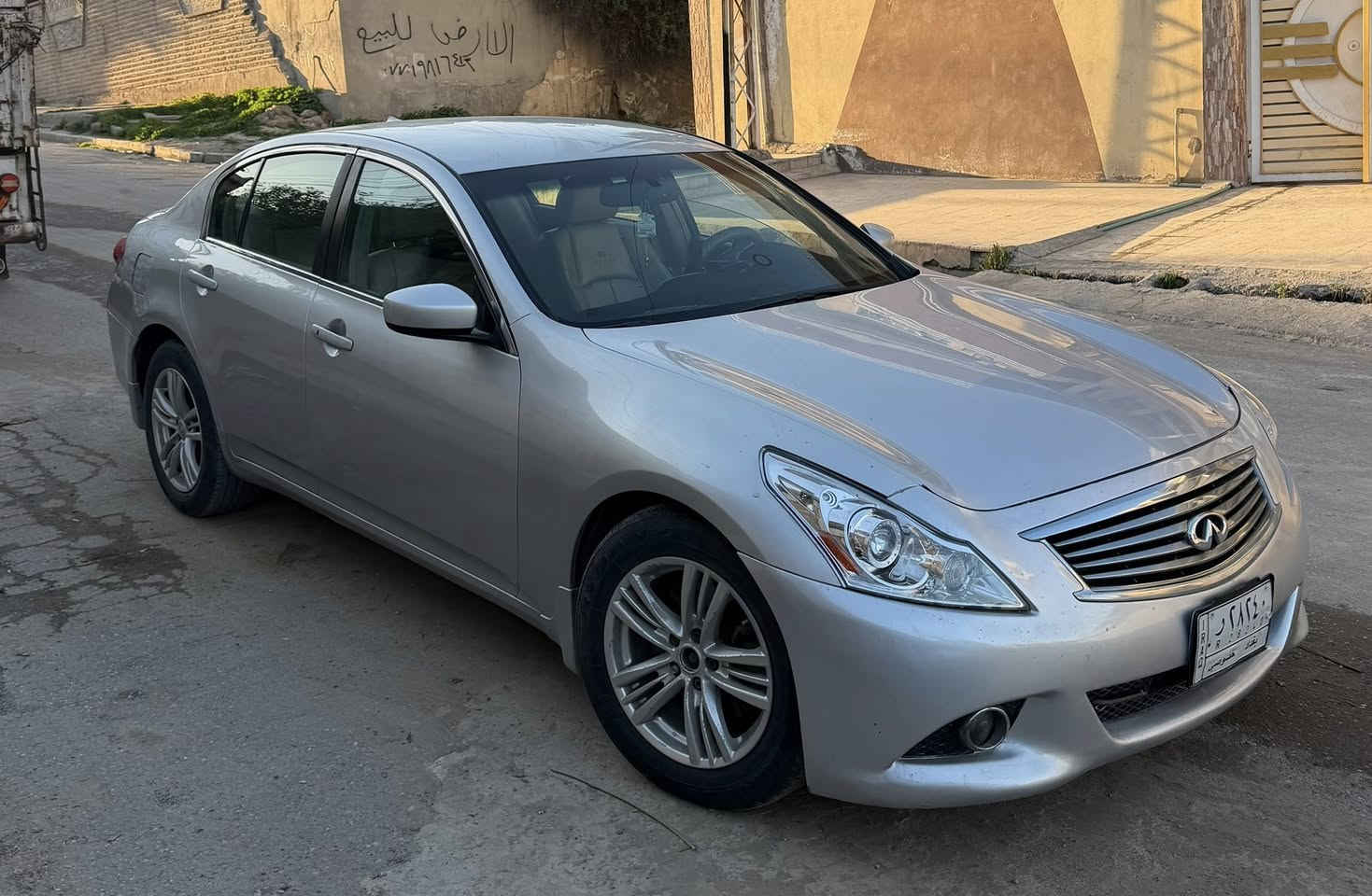 انفنتي g37
موديل 2011
وارد امريكي
رقم بغداد باسمي  
كير ومكينه مكفولات
تبريد تدفئة شرط 
داخل جلد
شاشه وسطيه 
لايت فول زينول 
تدفئة كشنات 
وبعد مواصفات اللانفنتي معروفة
السياره داخلة غرق ومبدل كل الضفاير والعقول 
سعر مناسب مستعجل ع البيع 
للاستفسار 
***********
