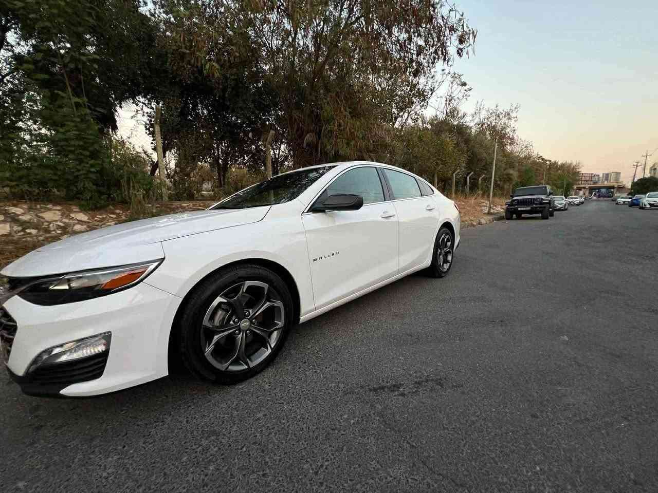 على بركة الله
رجاءا اقرا المنشور اولا
سياره مو اليا معروضه يمي ابيعها اخذ عموله بعد الاتفاق من طرفين 

للبيع بالنقد فقط
رجاءا فقط نقد

شوفرليت ماليبو
موديل 2023
مواصفات Lt
رقم أربيل الجديد
هزة جديده
سنويه ممنتهيه..... 
 مكينه ١٥٠٠ توربو.. قطعتين تبريد... كشن سائق كهربائي.. شاشه جبيره.... كامره دواره
كشنات مخملي.... كشنات تدفئه... اوتو ستوب... كروز سرعه... تحديد مسار... قياده اليه.... رادارات.... تحكم استيرن... داتا شوب
سياره بدون دواخل... ايرباكات استيرن
بجم كبس... صندوق كبس....
بيها ٤قطع صبغ مع السقف
ابيعها عام.......

سياره موجوده باربيل عينكاوة
شرط تحويل او وكاله
عليها غرامات ينزل من سعرها تقريبا ورقه

صور حادث مرفق ويا صور 

السعر ١١٨ عدا العمولة

للإستفسار الاتصال على الأرقام التاليه
***********
***********
*********** واتساب
