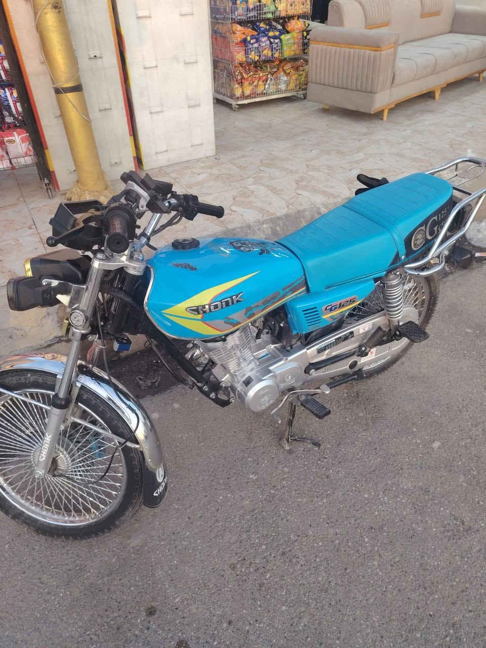 السلام عليكم ماطور ايراني للبيع 2025 شرط برغي ما مفتوح وايرمنيه كله شغال السعر 700 الوان حي البكريه جامعه البديع***********
