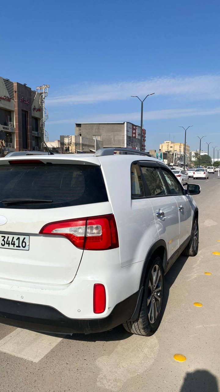 2013 فول عدا الفتحة 4 سلندر بيه ربع باب صبغ رقم اربيل مبدل الگازگيت فقط 7 راكب ماشية 170 الف*********** النجف, العراق
