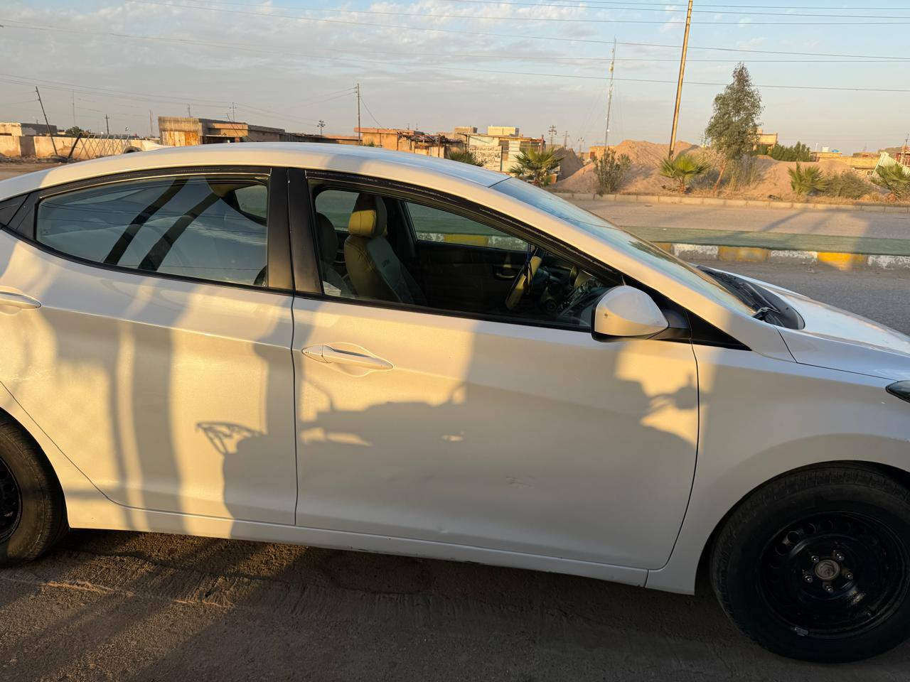 السلام عليكم للبيع النترا امريكي مديل 2016 محرك 1800كير جديد تخم تاير تبريد شغال حداديه جديده السياره  بنيد مبدل اثر جراد  رقم انكليزي  واسط تحويل ثاني يوم السعر  125بيها مجال قليل العنوان ميسان علي الشرقي  للاتصال ***********
