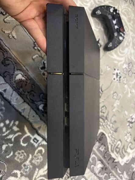 بلي ٤ نضيف مستعمل مبدل فقط بنكه و جوستك يده مستعمله ذاكره ٥٠٠  مواصفاته مابيه صوت اخرس جهاز زين سريع 

سعر ١٨٠ و بيه مجال 

***********
