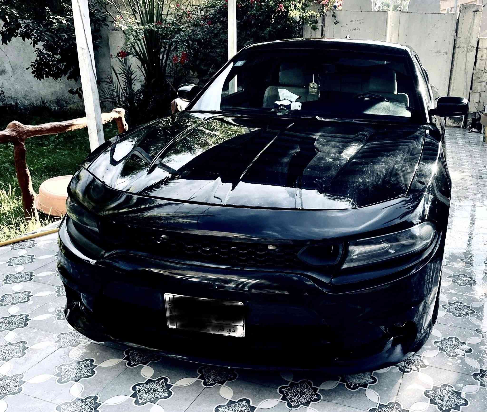 جارجر ١٧ اصل
حره باسمي سنويه جديده 
فول عدا الفتحه 
حادثها تبديل قبق صندوك ورشات بسيطه بالجاملغات ضربتها ما عابره 
سياره نظيفه وجاهزه استخدام شخصي 
***********
مكانها الشطرة 
السعر 175
