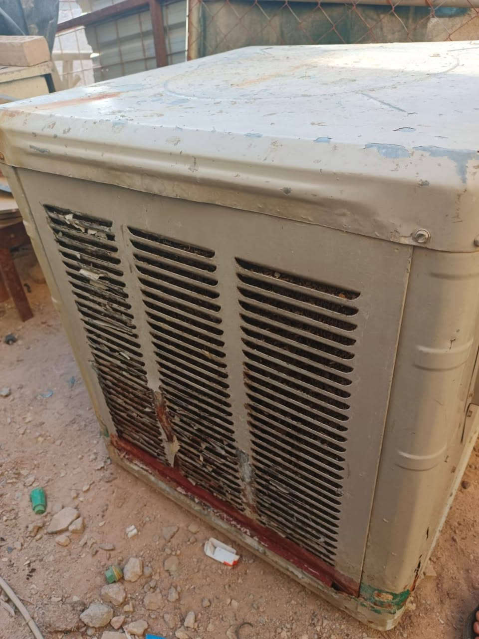 مبرده سعودي الواحه على البلاد ما مفتوح بيها برغي هواها ثلج ىايدها ٧٥ وبيها مجال للشراي ***********
