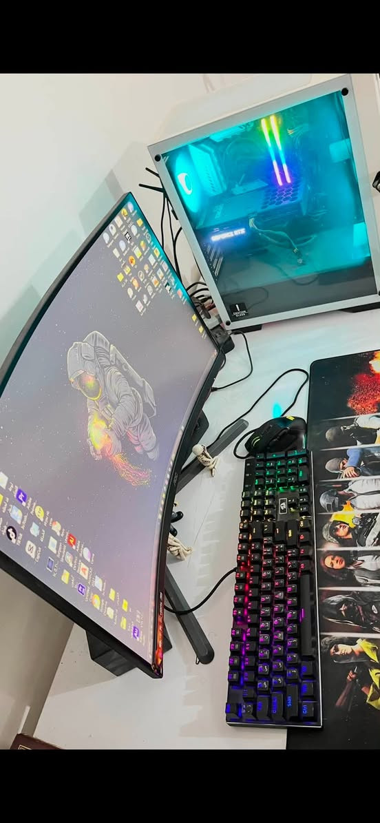 مواصفات الجهاز (PC):للبيع عنوان نجف
* المعالج: Intel Core i5-11400F
* كرت الشاشة: NVIDIA GeForce RTX 3060
* الرام: 16GB
* التخزين: SSD NVMe + HDD
* الواي فاي: Wi-Fi

مواصفات الشاشة:

* الماركة: AOC Gaming
* الدقة: QHD (2K)
* معدل التحديث: 165Hz
* زمن الاستجابة: 1ms
* انحناء الشاشة: 1000R
* تدعم: AMD FreeSync Premium

الخلاصة: جهاز ألعاب وأعمال قوية بدقة 2K


**إذا كنت صاحب هذا الإعلان وتريد حذفه لأي سبب، رجاءا أرسل رسالة إلى الدعم الفني**