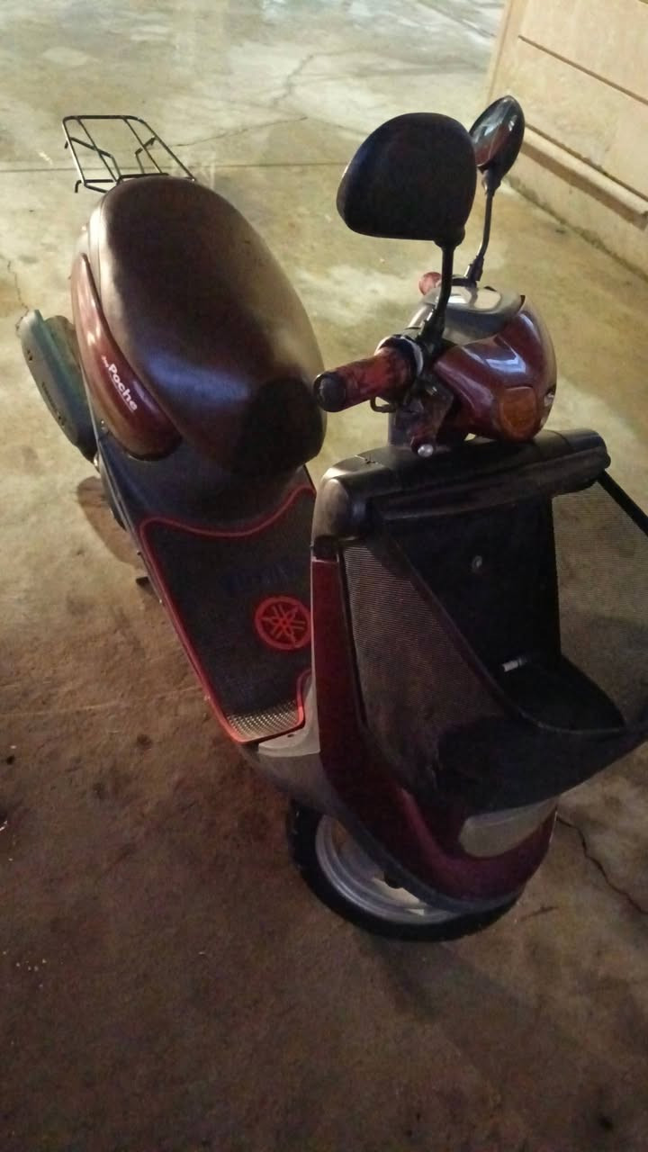 ماطور دمعه نفخ للبيع ماطور نضيف حيل من كلشي شغال اشاير سلف ماطور خير من الله ما تصرف عليه ولا ربع  سعر 350او بيه مجال قليل مكاني جانب الايسر ناحيه برطله رجاءن اذا مو شراي لا تعلق او لا تراسل رقم ***********
