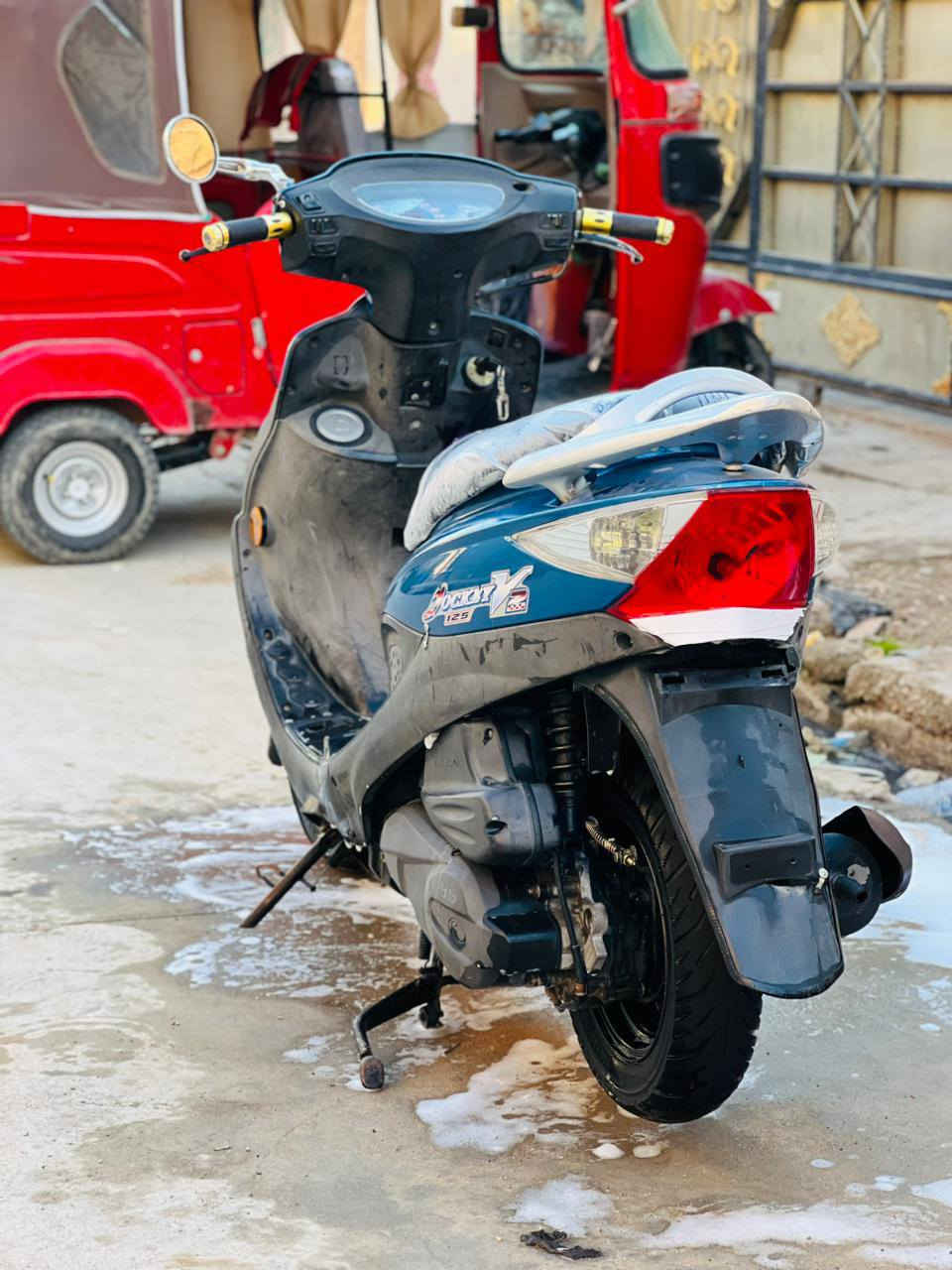 سلام عليكم شباب دراجه كامكو موديل 13 للبيع كفاله عامه دراجه نضيفه كدامك مكاني قلعت سكر  السعر 675 وبيه مجال بسيط متواجد  خاص  وهاذه رقمي ***********
