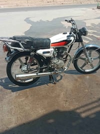 موطور للبيع ٢٠١٩ السعر ٢٠٠ وبيها مجال رقم ٠٧٧١٠١٦٣٣٩٢