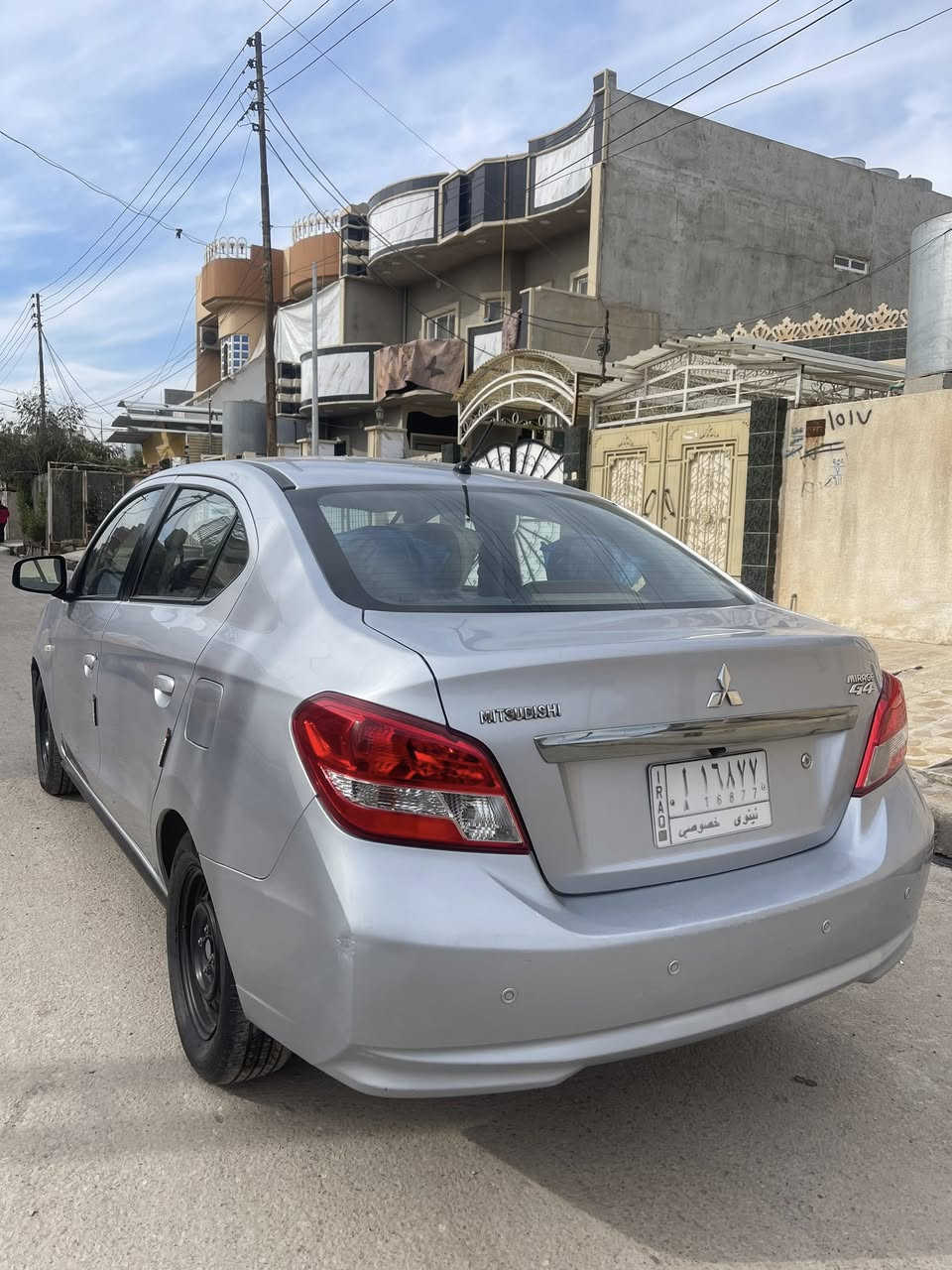 السلام عليكم مستبوشي ميراج g4 للبيع سياره حادثه مثل ما موضح بل صور صبغ قطعتين بوند + جاملغ سياره حلوه ونضيفه وجاهزه ماشيه 92الف مواصفات نص فول موديل2019 شرط التحويل والوكاله مكاني موصل 
وللتواصل على الرقم***********
السعر 80 وبيه مجال
