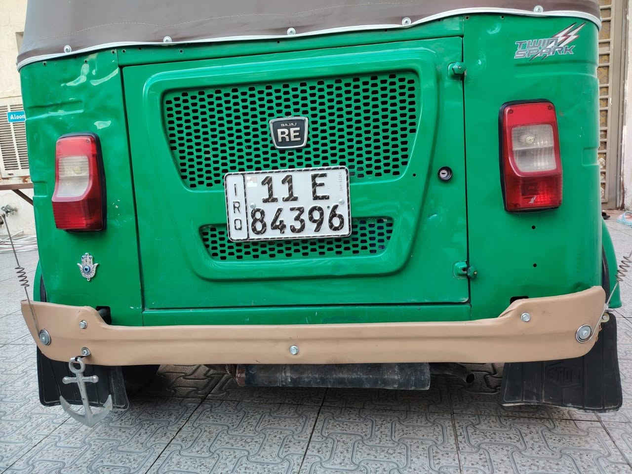 سلام عليكم تكتك تكتك21 مثل ما واضح كدامك نضيفه واي نقص مابيها يعني تاخذها بوجهك للشارع تخم تاير جديد جادر جديد تغليف كشنات ونايلون رقمي متوفر وتساب وعل خط ***********
