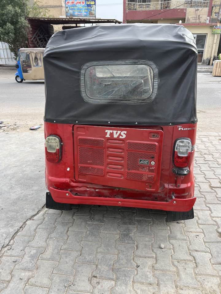 سلام عليكم ورحمة الله وبركاته عندي تك تك للبيع موديل ٢٠ بيه مكينيه مال واحد وعشرين تكتك خير من الله جاهزه كبل للشارع  سعره ٣١٠٠ وبيه مجال حك جيه مكان بغداد المحموديه رقم اهاتف ***********
