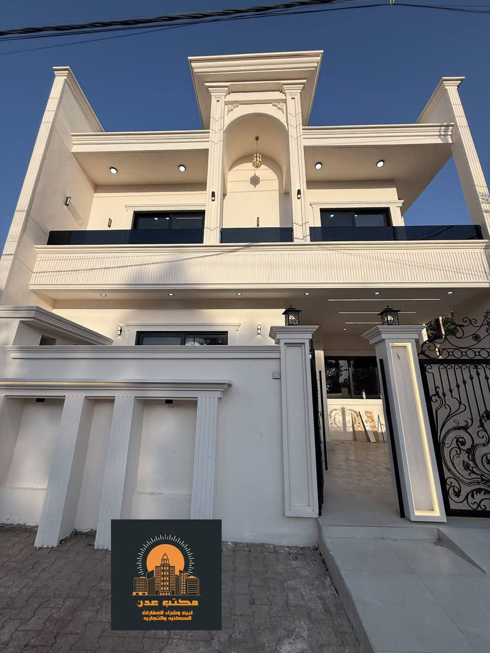 🏠دار صفر بناء حديث
   موقع مميز للبيع
~~~~~~~~~~~
البيت فول فول✔️
نظام دكت سقف مغربي✔️
دبل جام المنيوم✔️
~~~~~~~~~~~
طابو ملك صرف✏️📋
~~~~~~~~~~~
📐المساحه:150 ركن 
📐الواجهة :10. ركن 

~~~~~~~~~~~
📍الموقع : حي عدن مقابل حديقة سمايلاند 
#شارع 20م 

~~~~~~~~~~~
💸السعر :علق تم يوصل السعر
~~~~~~~~~~~
يحتوي الطابق الاول على:-
 غرفة نوم + استقبال + هول + مطبخ حار بارد + الترك + كراج + ~~~~~~~~~~~
يحتوي الطابق الثاني على:-
هول +صحيات + 
٣غرف نوم:
~~~~~~~~~~~
~~~~~~~~~~~
للاستفسار اكثر الاتصال على
***********📱
~~~~~~~~~~~
نستقبل جميع العروض 
🏠السكنيه  🏛️التجاريه
مكتب عدن بدايه سايدين عدن مقابل مجمع جوهره
