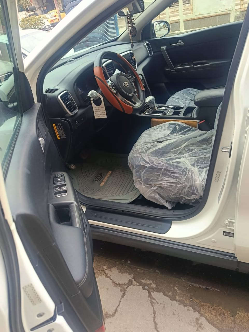 السلام عليكم
سبورتج 2022
ماشيه 60
رقم شمالي 
سنويه جديده 
بدون دواخل 
حادثه فقط جاملغ 
تحويل ثاني يوم 
مواصفات مالته معروفه 
السعر 193
بغداد القاهرة


**إذا كنت صاحب هذا الإعلان وتريد حذفه لأي سبب، رجاءا أرسل رسالة إلى الدعم الفني**