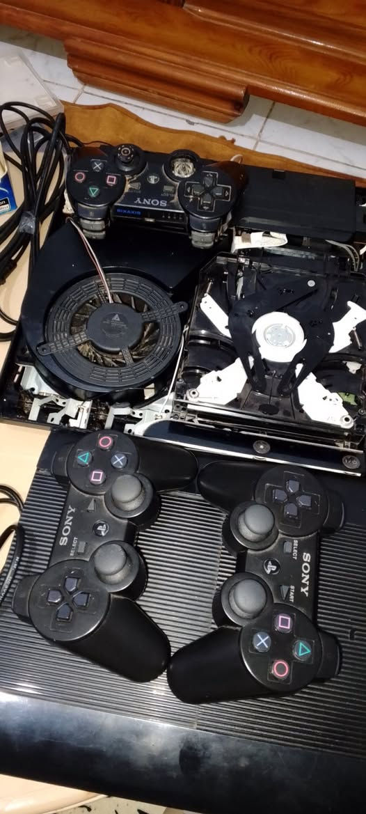 كلش للبيع 🔥🔥🔥
🔹10 سيديات ps3 =7000Da
🔹بلاي 3 سوبر سليم 500 جيغا ماشي مفتوحة خلاص مفلاشية ب العاب معاها زوج مانيطات ( مشكل صغير ف lecture cd) =20000
🔹بلاي 3 سليم 320 جيغا معاودة path Thermique متحمى مدير صوت (مشكل في lecture cd ) معاها مانيطة جديدة و وحدة غير زر  x لي ميمشيش= 15000


**إذا كنت صاحب هذا الإعلان وتريد حذفه لأي سبب، رجاءا أرسل رسالة إلى الدعم الفني**