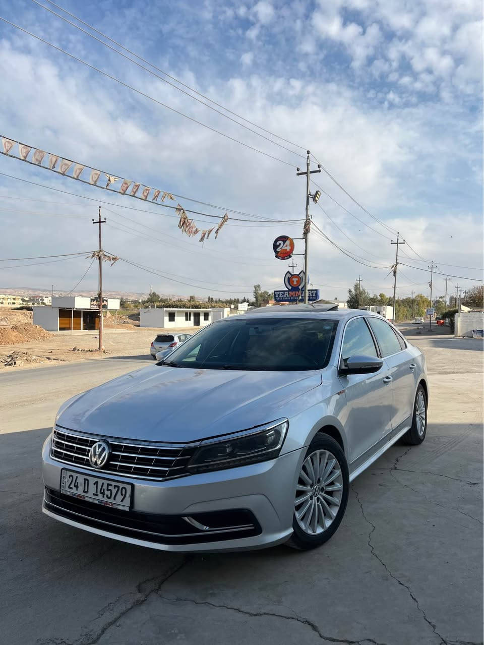 سلام عليكم 
باسات 2017 فول مواصفات se مكينة 1.8 توربو المرغوب 🔥
موصفات سلايت بصمة كشنات جلد كشنات هبتر كشن كهربائي وبعد هوايه مواصفات 
سيارة مكينة 18 توربو المرغوب 
السيارة داخلة كلين للعراق  هنا بل عراق صاير بيها حادث بونيد وباب بدون دواخل بدون ايرباك وبيها تعديلات بارد بدون دواخل بشرط
كير ومحرك بشرط 

سعر السيارة  (140) ورقة وبيها مجال للشراي 

تواصل خاص او واتساب.   ***********
*********** أربيل, العراق
