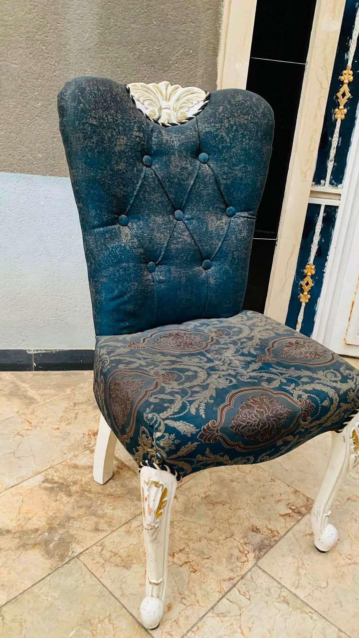 سلام عليكم 
يوجد كراسي كل نوع يتوفر منه عدد مفتوح 
وكلمن بسعره العنوان الناصريه مركز 
اتصل على الرقم ***********
