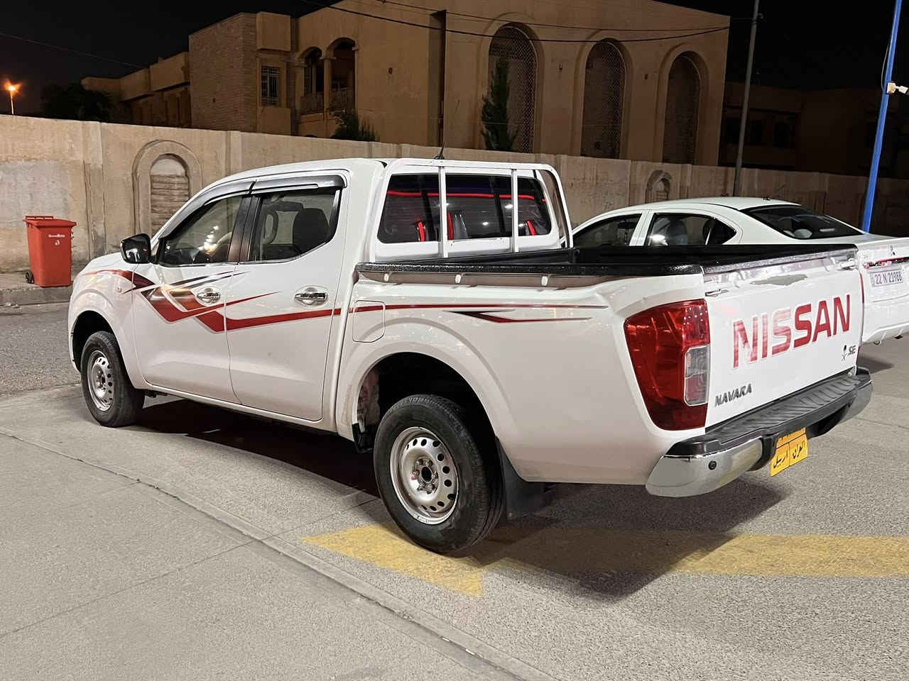 بيكب نيسان نيفاره 2017 
مكفوله سياره مكان 1 بارد 
كير محرك شرط بنزين مكان اربيل السعر 160$ 
***********
