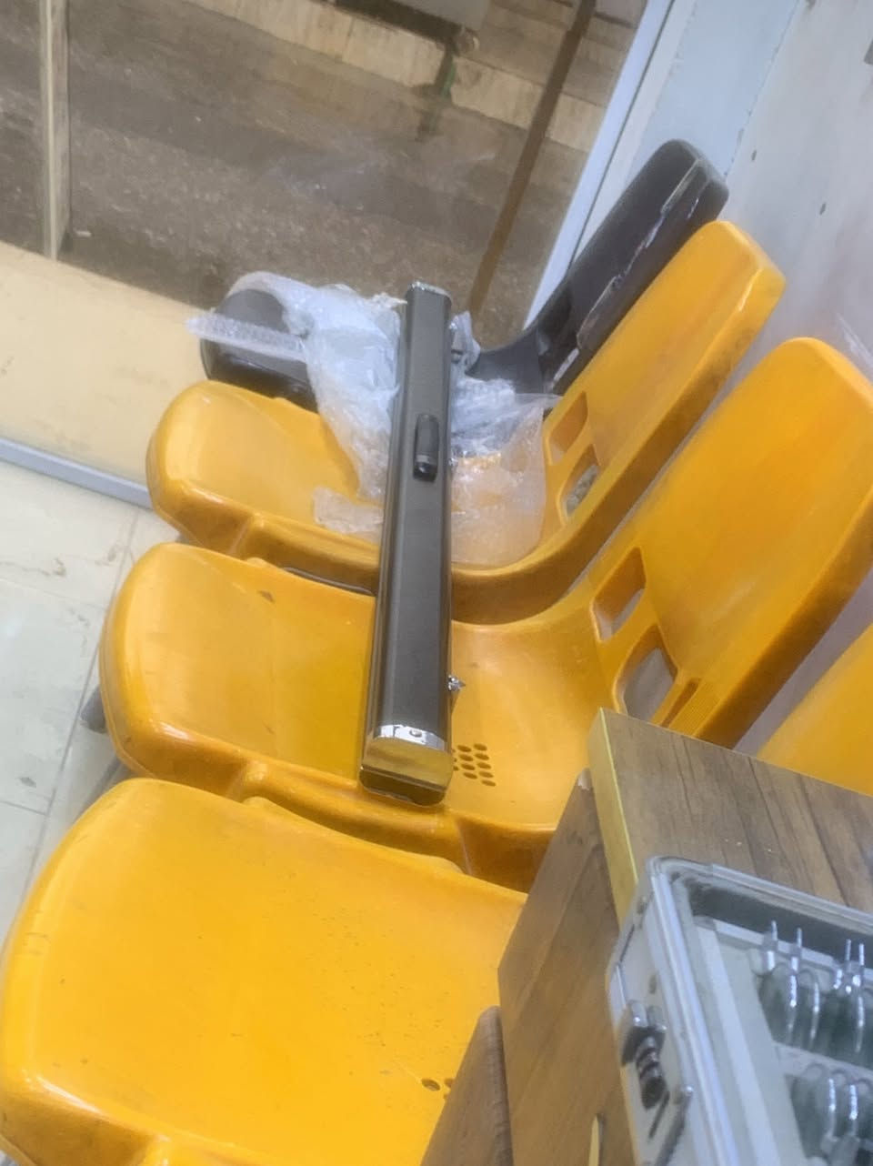 كيوب بليارد بهاذ الشكل قطعه وحده التب ١٠ يعني ترهم سنوكر وامريكي وياها الجنطه او تريدها بدون جنطه هم عادي 
قيم السعر اكثر سعر انطي 
***********
