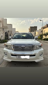 لاندكروز ٢٠١٤  Gxr  ماشيه ٨٢ الف قابل للزياده  تبديل جاملغ امامي عكس ا...