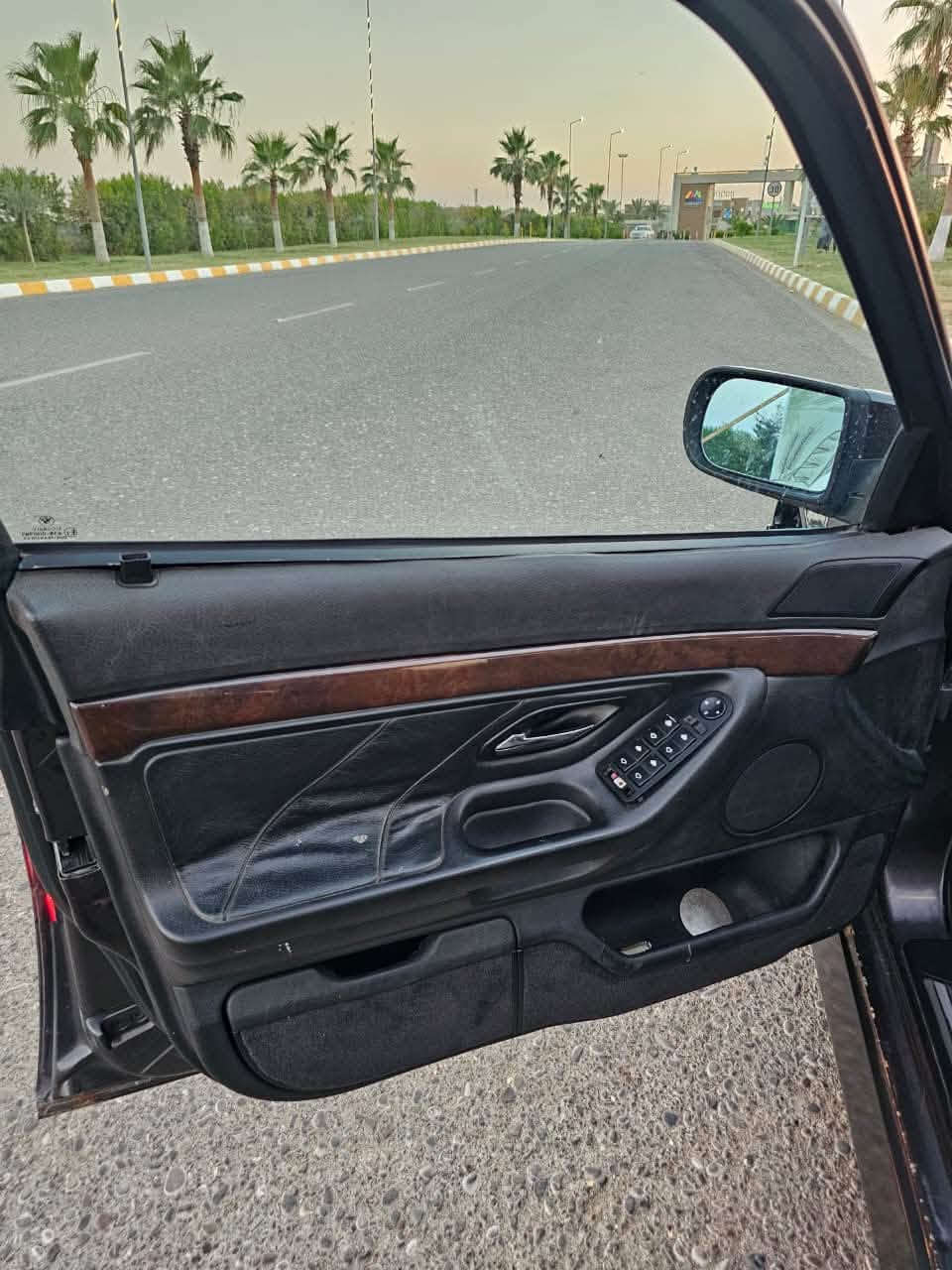 ‏بي إم موديل 95 فول موصفات حجم 740 محرك 8 رقم كركوك اجنبي فول موصفات كله على البلاد تبريد شغال تخم تاير كهربائيات كله شغال جاهز من كل شي كير مكينه شرط لاصرف ولا بخار كلير جماله بدون ضربه سعر 78 شراي اتصل *********** مكان كركوك
