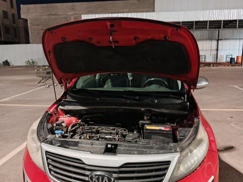 السلام عليكم 
سبورتج خليجي ٢٠١١
محرك 2400
بيها جاملغ وباب اليمنه مصلح ومصبوغ نفسة 
بيها تلحيضات بسيطة 
السعر ١٢٠$وبيها مجال 
تحويل ثاني يوم 
المكان بغداد مدينة الصدر 
مكلف بل نشر 
للاستفسار الاتصال 
 واتس اب***********
واتس اب ***********
