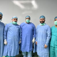 باجر دكتور احمد عبد الرزاق اختصاص طب وجراحة العيون موجود الصبح الساعه ...