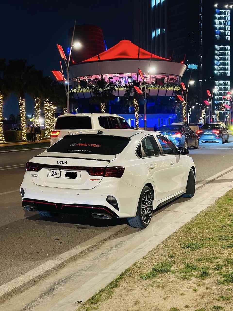 السلام عليكم
كيا فورتي 2023. GT plus 
ماشية 42 الف ميل 
السيارة كلين حادثها فقط دعامية ومصلحة نفسها بدون ايرباك بدون دواخل بدون بارد بدون تكحيل بدون ملاحظات 

السيارة كاملة مكملة يعني ماتصرف عليها دينار

محرك 1600 تيربو 

مواصفات الفورتي معروفة:
فتحة بل سقف
كشنات جلد حار بارد 
رادارات امامية خلفية جانبية 
بصمة تشغيل عن بعد 
شاشة جبيرة كار بلي  
وباقي مواصفات ال GT معروفة 

رقم الشاصي موجود بل صور

لحد يكول ليش ماكاتب السعر انت شراي اتصل واستفسر واجاوبك بعيوني 
***********
***********
