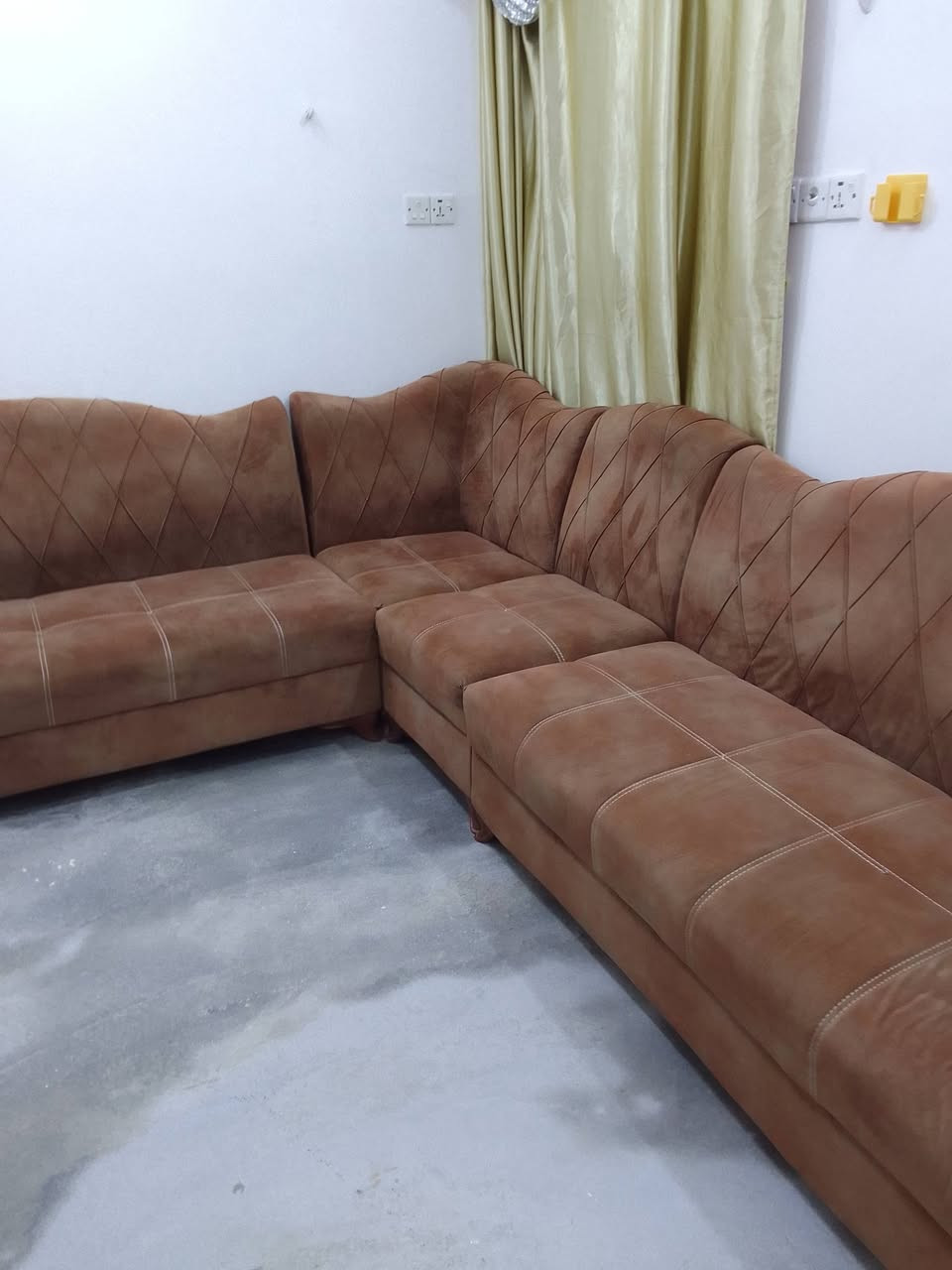 تخم أو ديوان السعر 250الف    العنوان الدورة  هاتف *********** موجود واتساب
