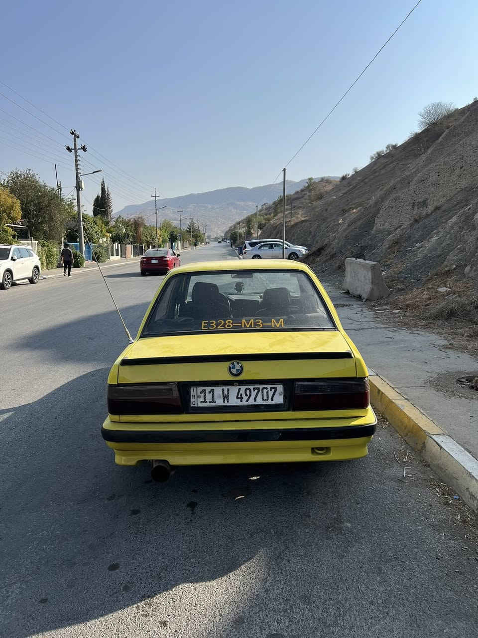 من رخصت الادمن المحترم
للبيع Bm E30
عليها مكينه 28موديل 88 محدثه 92 بأسمي السياره رقم بغداد الجديد كهربائيات كلها شغاله صدر امامي خلفي جديد التايرات 2 سايز الصلنصه ماطور كهربائي 
مكاني ديالى بعقوبه. 
للاستفسار اكثر الاتصال على الرقم ***********
