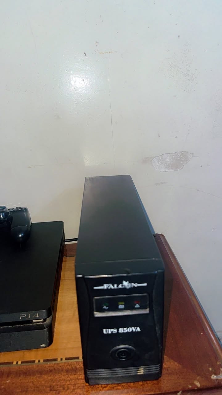 سلام وعليكم بلي4سلم ذاكره500مامفتوح ابد ولا داخل صيانه نضافه ٩٥٪؜انطيك ويا يده وحده اصليه ويو بي إس باتري جديد ماستخدم الباتري ابد بس اليو بي إس بي عطل بسيط جدا وانطيك ويا قرصين واحد كول أوف ديوتي ورينبو6وعندي كراند بس ضايع إذا لكيته هم ويا سعره ٢٢٠الف بي مجال بسيط للشراي مكاني بغداد توصيل موجود🤍 رقم***********‬
