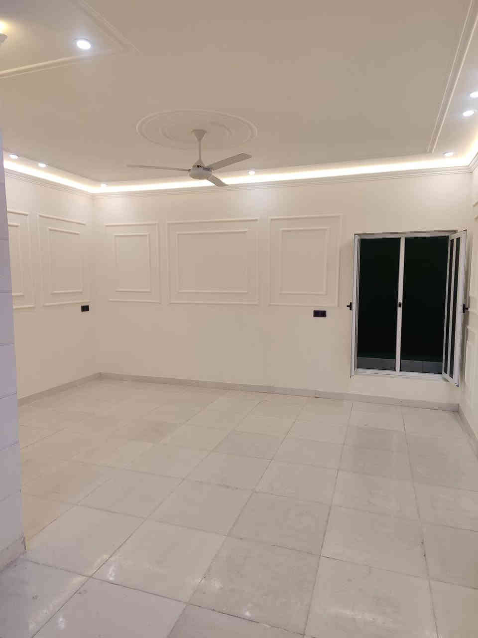 السلام عليكم..
بيت مساحه ١٠٠متر طابقين  علاشارع تبليط ركن  البيت بناء طابوق  كامل مكمل شغل درجه اوله  مثل ماموضح بتصوير يحتوي علانضام كامرات 
الموقع ابو الخصيب  يبعد عن سوك ابو الخصيب ٥٠متر  جنس العقار طابو زراعي سند ٢٥ 
السعر ١٦٠ وقابل للتفاوض 
الاستفسار علارقم ***********
