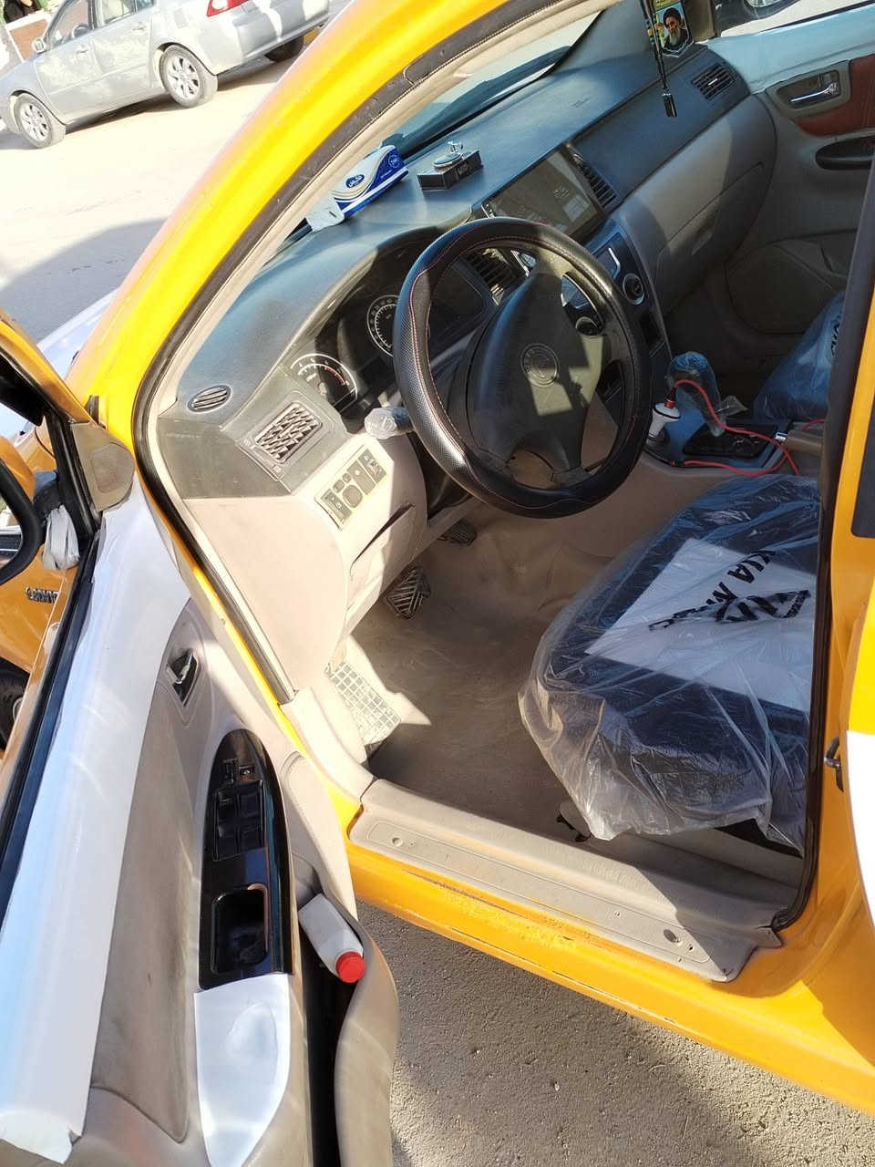 جلي موبل موديل 2013 السياره مكفوله من الحادث محور كورلا مكينه وكير بيكاتشو راعيها يمي ويريد تحويل والسياره مصفره ولوحات انكليزي جاهزه من كلشي السعر 48 وبيها مجال ***********
