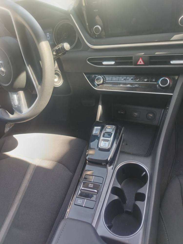 سوناتا موديل 2023 ماشي ٢٨الف سيارة جديدة بسمي شرط تحويل او وكاله بيهه جامرلغ خلفي مع باب سكن بدون دواخل بجم كبس شراي خابر*********** مكان سيارة كركوك قادسيه كركوك, العراق
