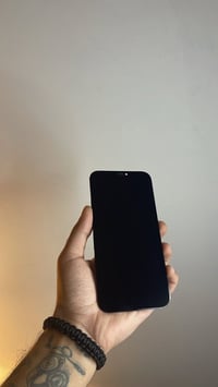 شاشه 12 برو ماكس مال جهاز تفصيخ اصلية سعرها 150 الف مكان بغداد 0770101...