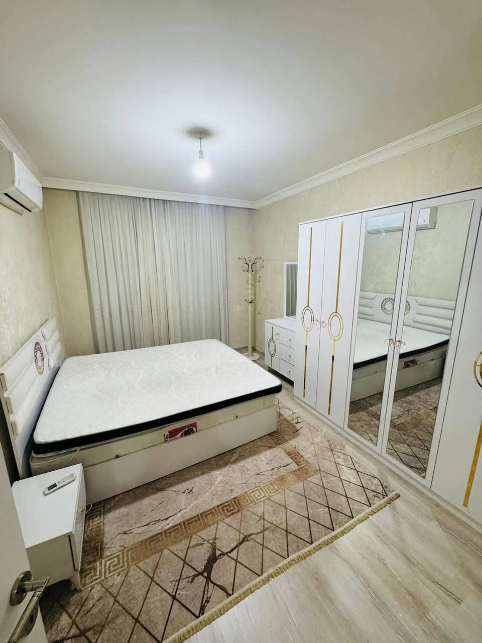 شقه #للايجار في مجمع لالاف ستي
طابق 10 #مؤثثه
مساحة الشقه 83م غرفه وصاله 
#سيف_البصراوي
العنوان لالاف ستي اربيل مجاور كنجان ستي مقابل المرور 
*********** وتساب
***********
