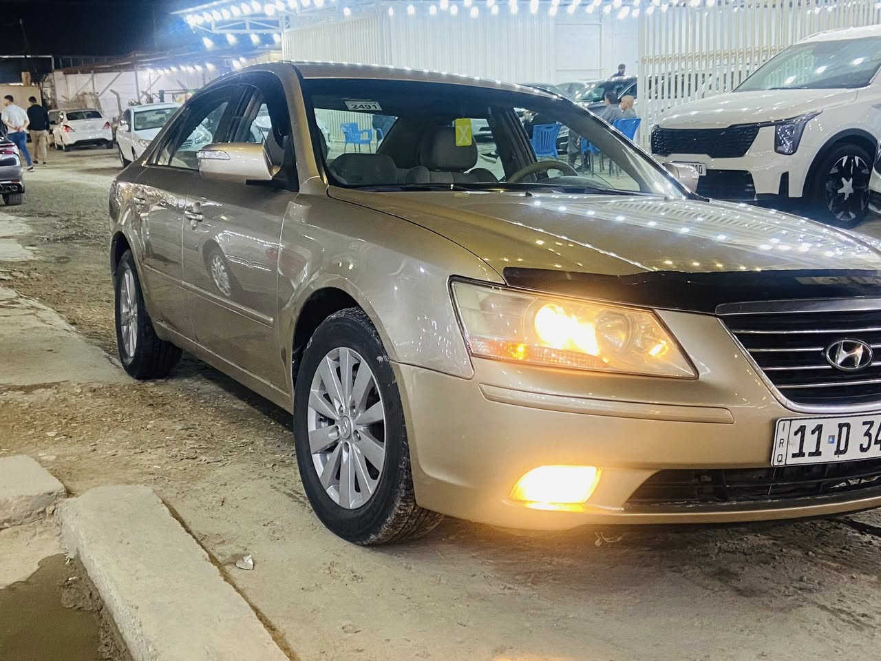 سلام عليكم سيارة سوناتا موديل 2007 محدثه 10خليجي مكينه 2400 فول موصفات فتحة اشاير بالمري تحكم ستيرن مكينة وكير وتبريد وتايرات  مكفولات رقم بغداد الجديد بيها قطعتين صبغ فقط بدون دواخل اثر جراد والسونار مرفق مع الصور للاستفسار الاتصال على الرقم *********** السعر 100
